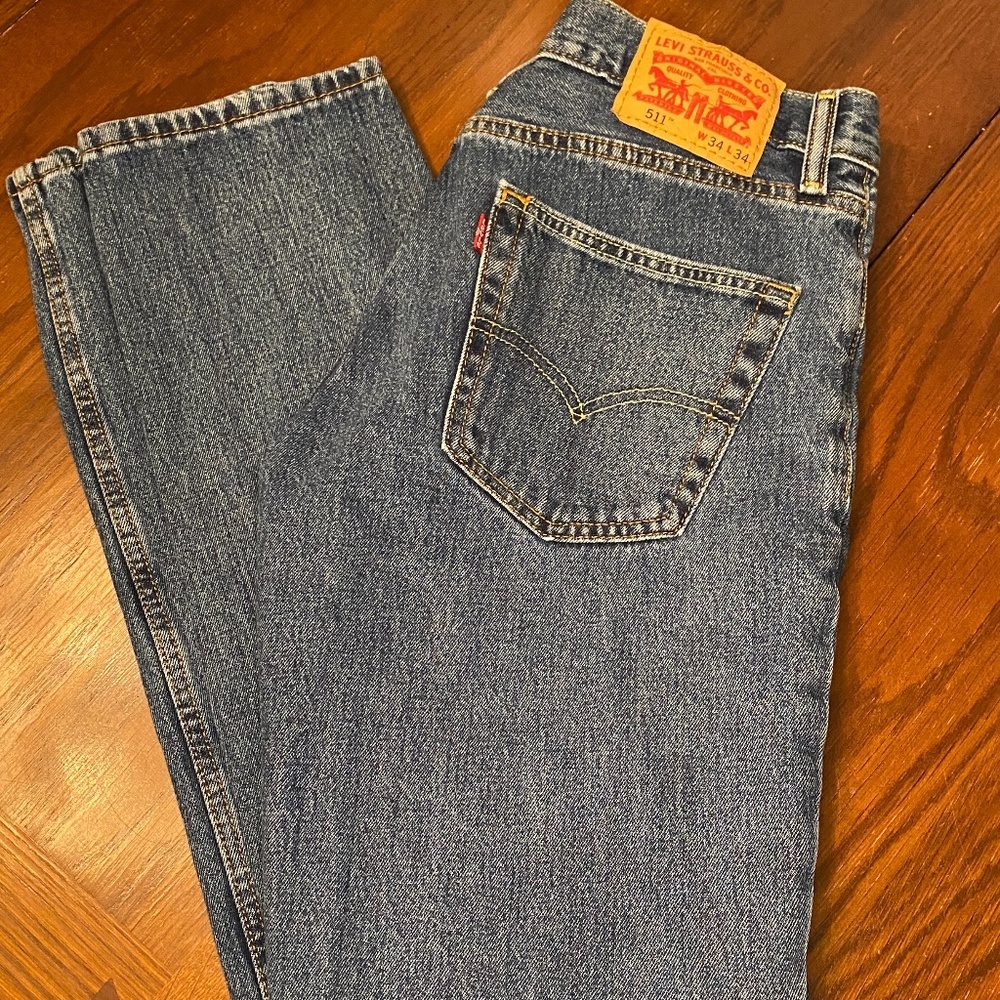 (NEW) Authentic Levi's Jeans